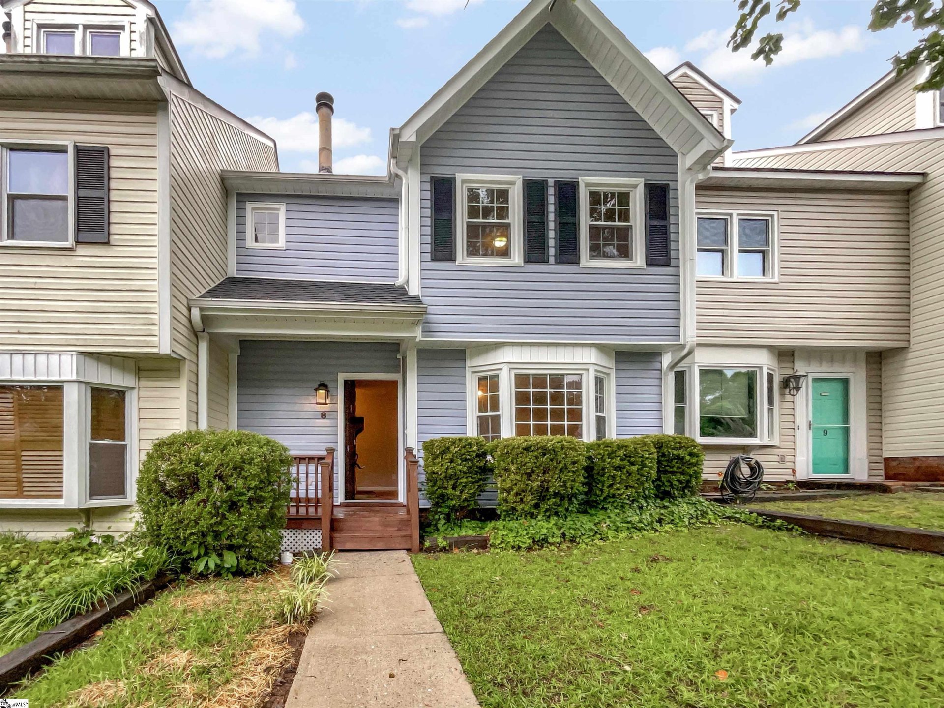 8 Hidden Springs Road