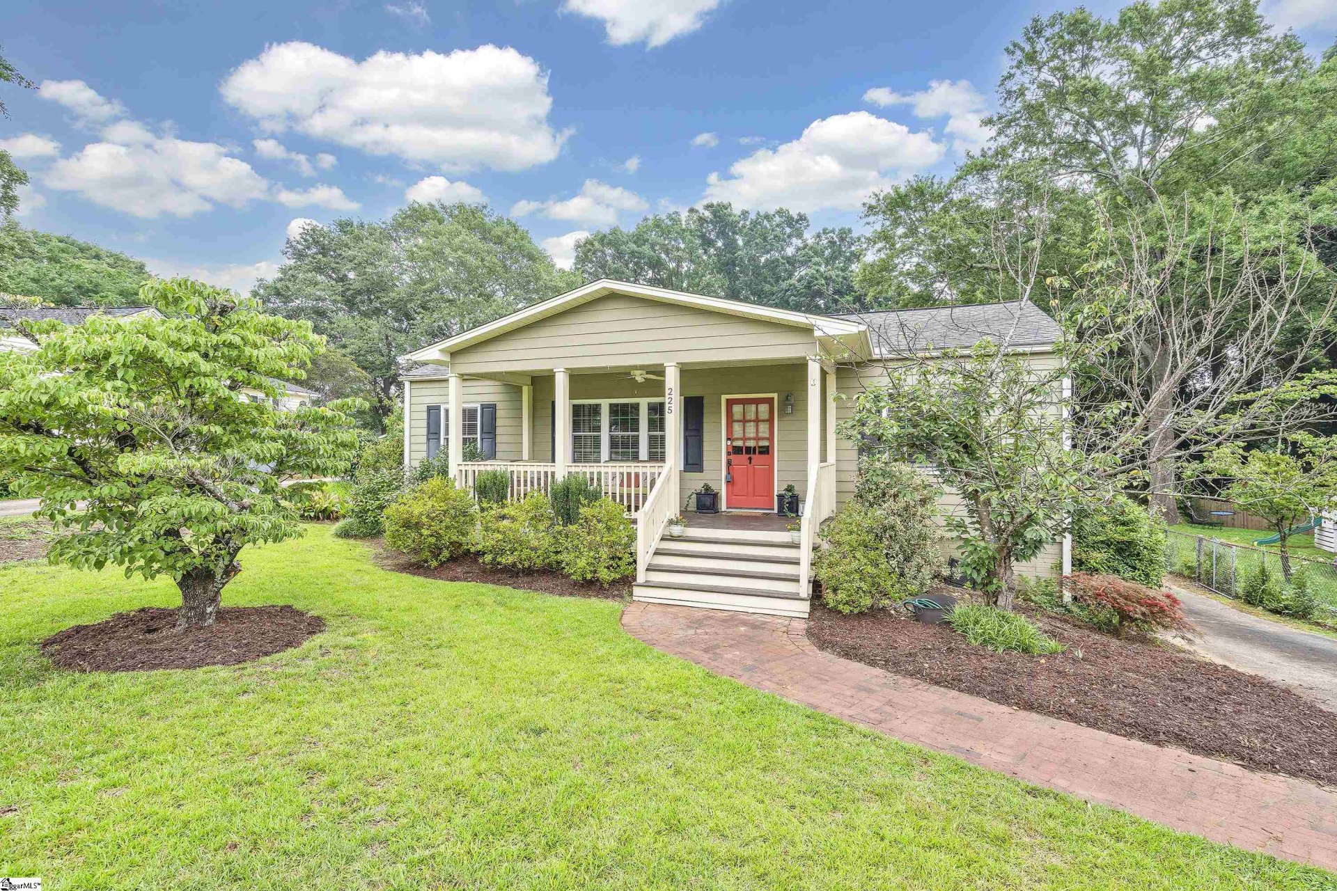 Property image 1 at 225 Carolina Avenue, Greenville, SC 29607