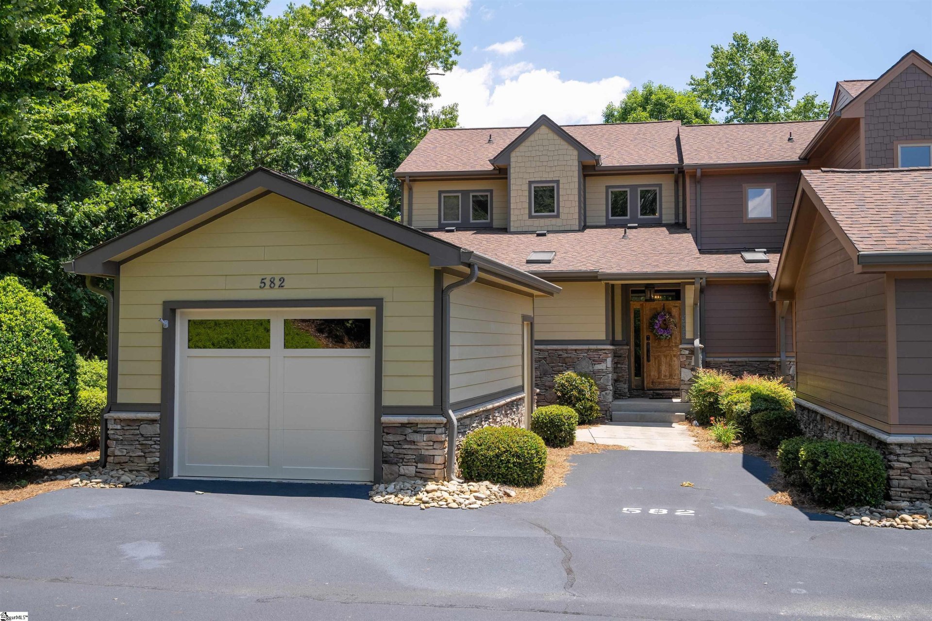 582 Sunset Point Drive