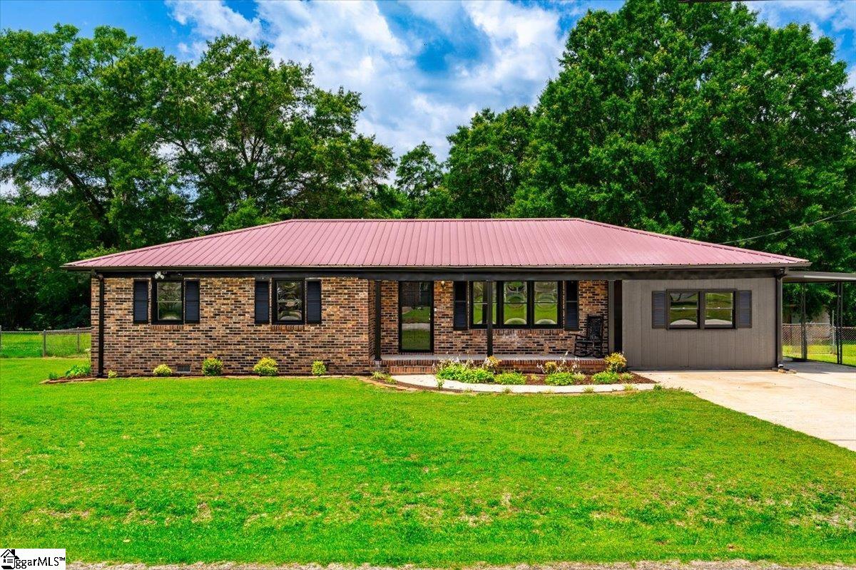 Property image 1 at 305 Lynchburg Drive, Greenville, SC 29617-1008