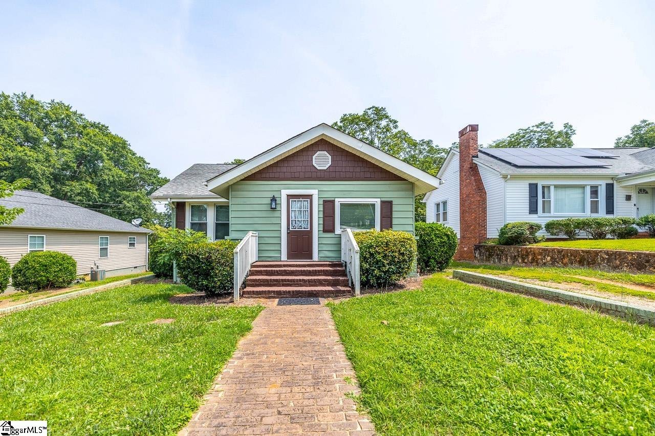 Property image 1 at 21 Beechwood Avenue, Greenville, SC 29607