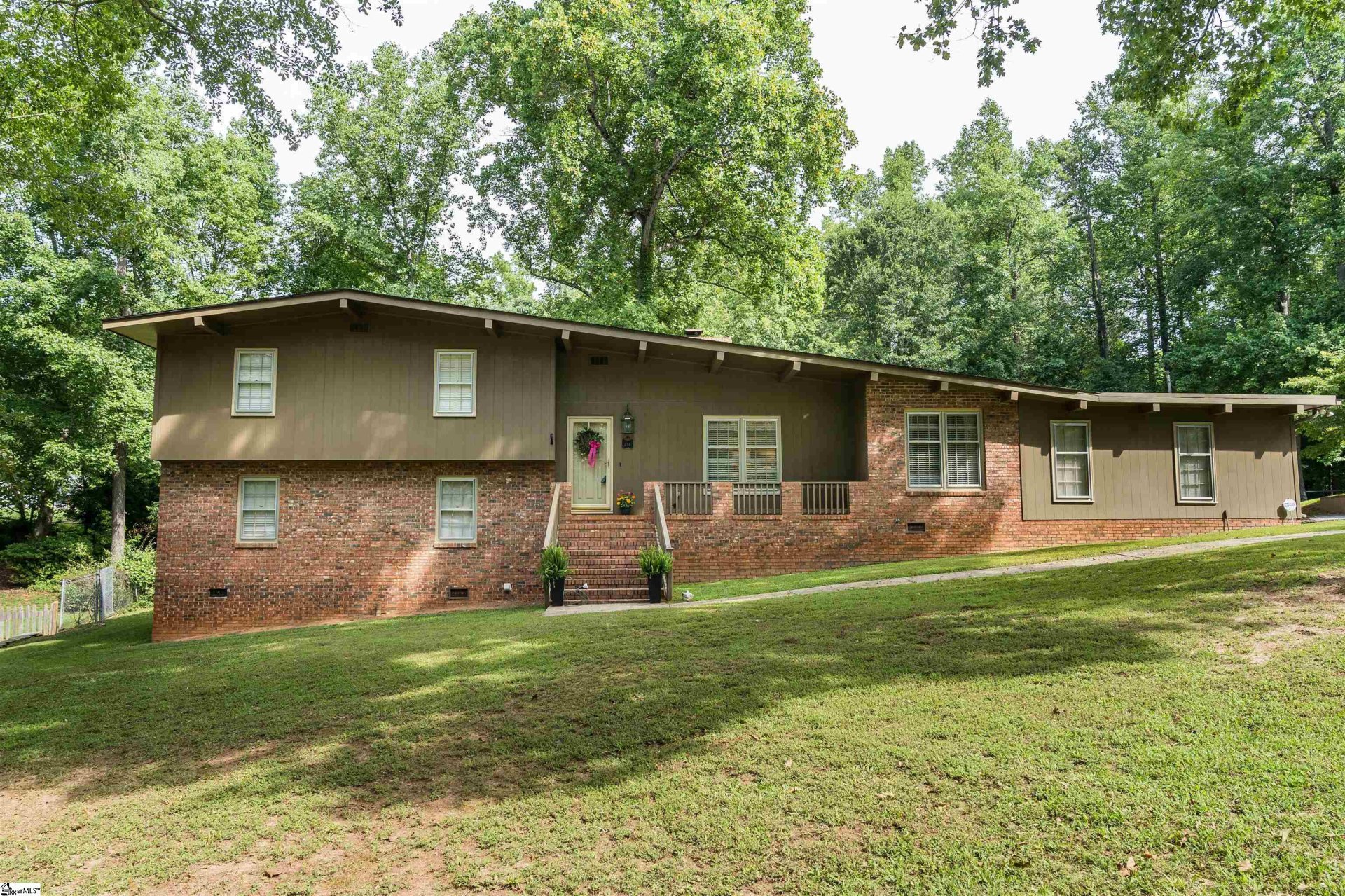 Property image 1 at 246 Heathwood Drive, Spartanburg, SC 29307