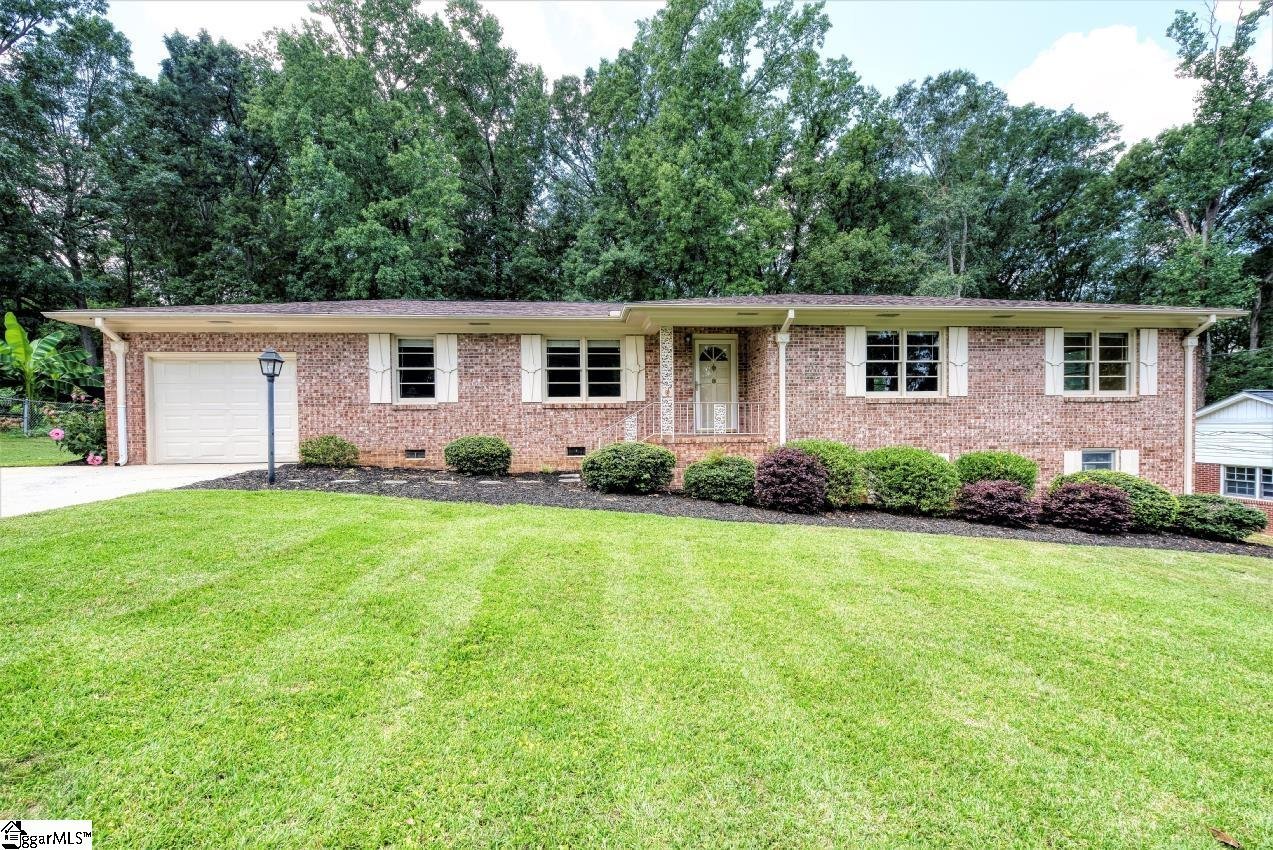 Property image 1 at 8 Ravensworth Road, Taylors, SC 29687