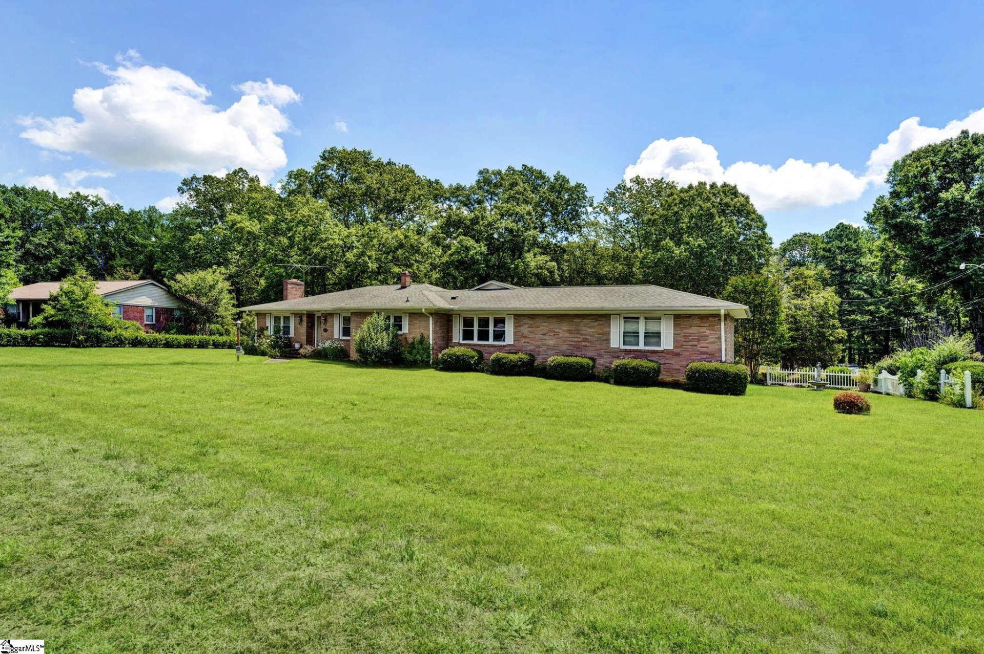 Property image 1 at 605 S Adair Street, Clinton, SC 29325