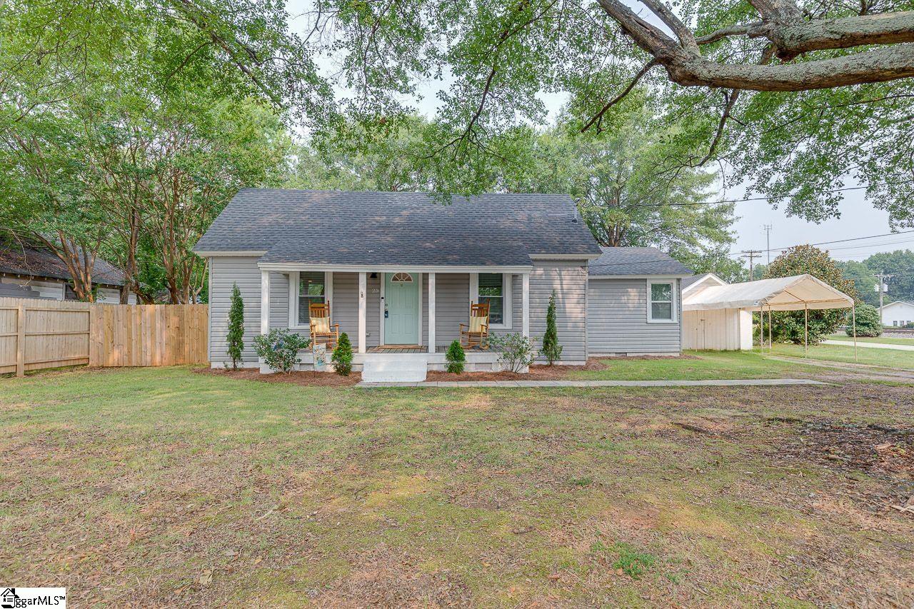 Property image 1 at 25 8th Street, Greer, SC 29651