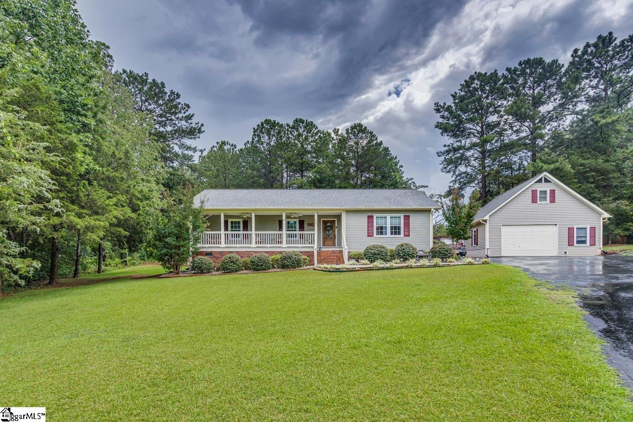 Property image 1 at 206 Highland Street, Laurens, SC 29360