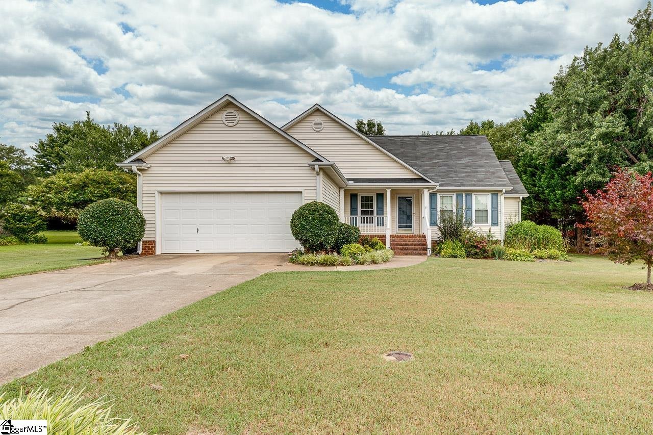 Property image 1 at 16 Summer Hill Road, Simpsonville, SC 29681