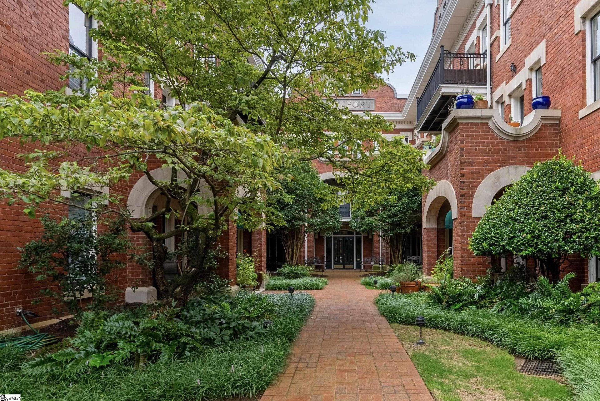 Property image 1 at 400 E Washington Street, Greenville, SC 29601