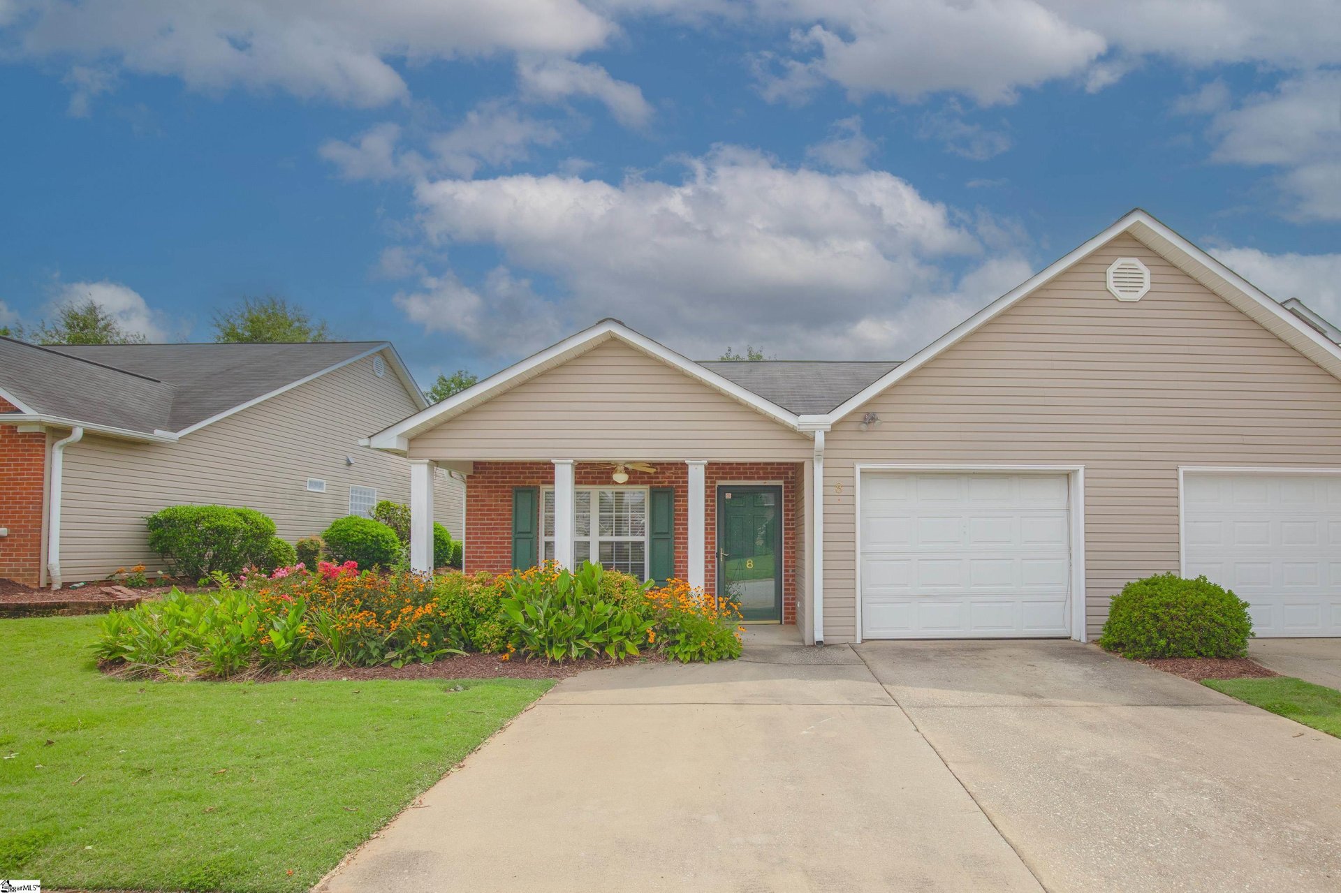 Property image 1 at 8 MAGNOLIA CREST Drive, Simpsonville, SC 29681