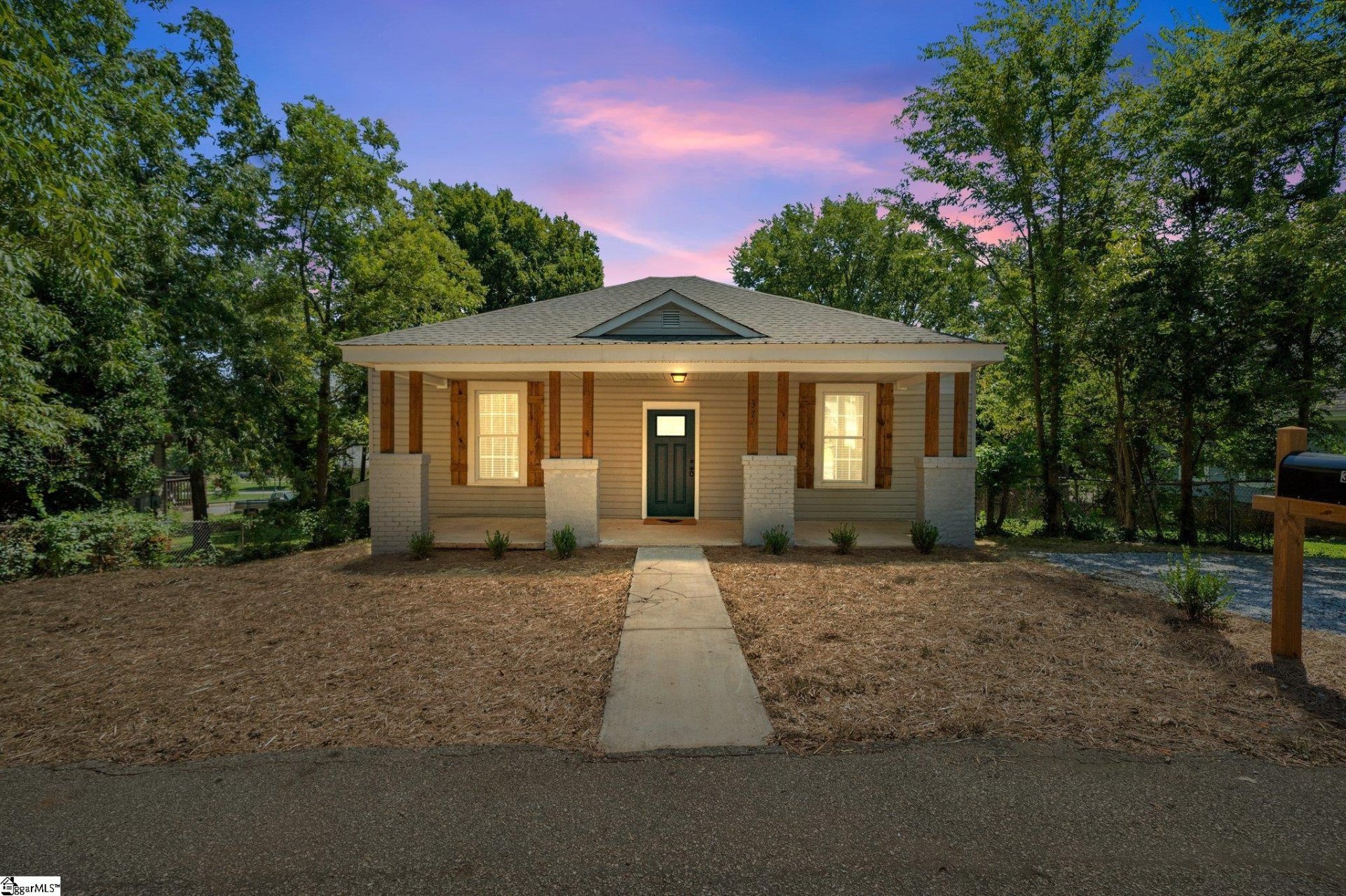 Property image 1 at 37 4th Avenue, Greenville, SC 29611