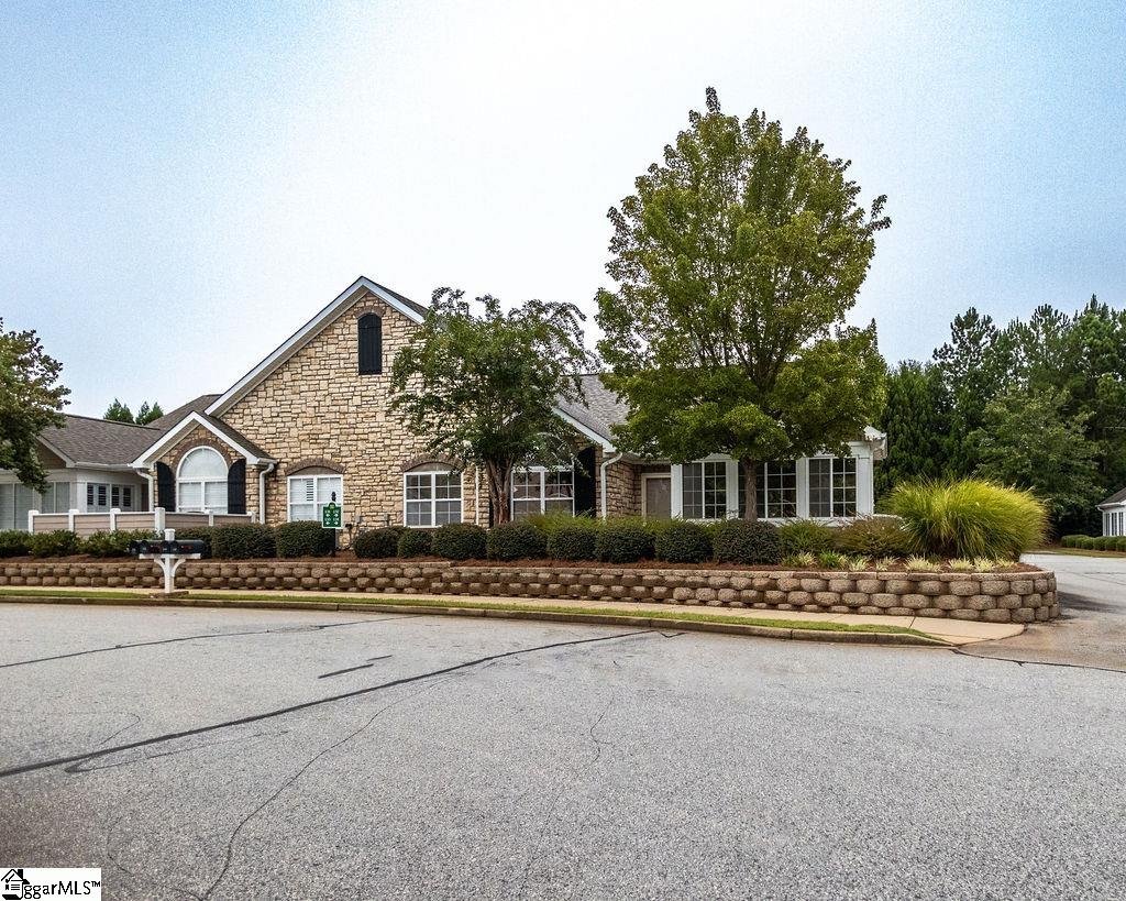 Property image 1 at 135 Ravines Lane, Spartanburg, SC 29301