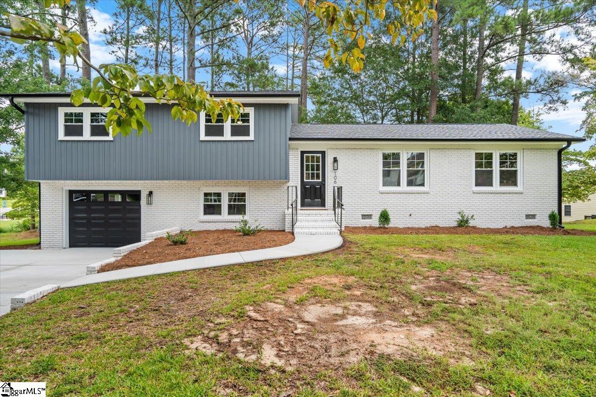 Property image 1 at 106 Willow Court, Easley, SC 29642-3029