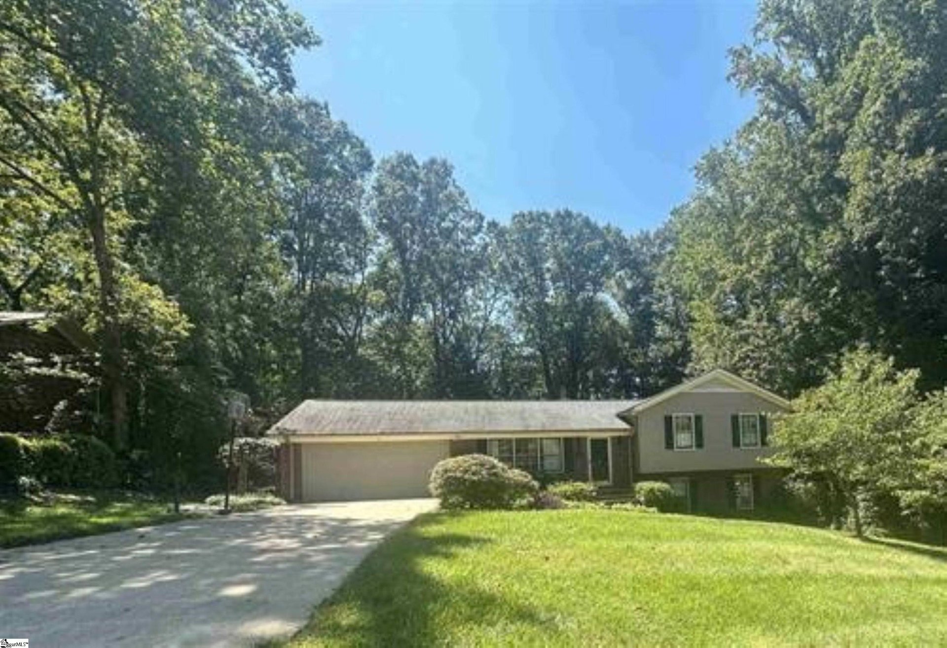 Property image 1 at 2 Ravensworth Road, Taylors, SC 29687