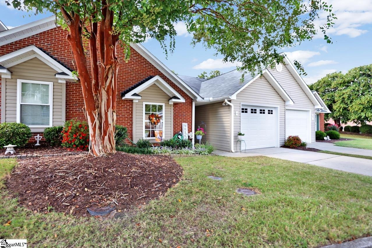 Property image 1 at 4 Magnolia Crest Drive, Simpsonville, SC 29681