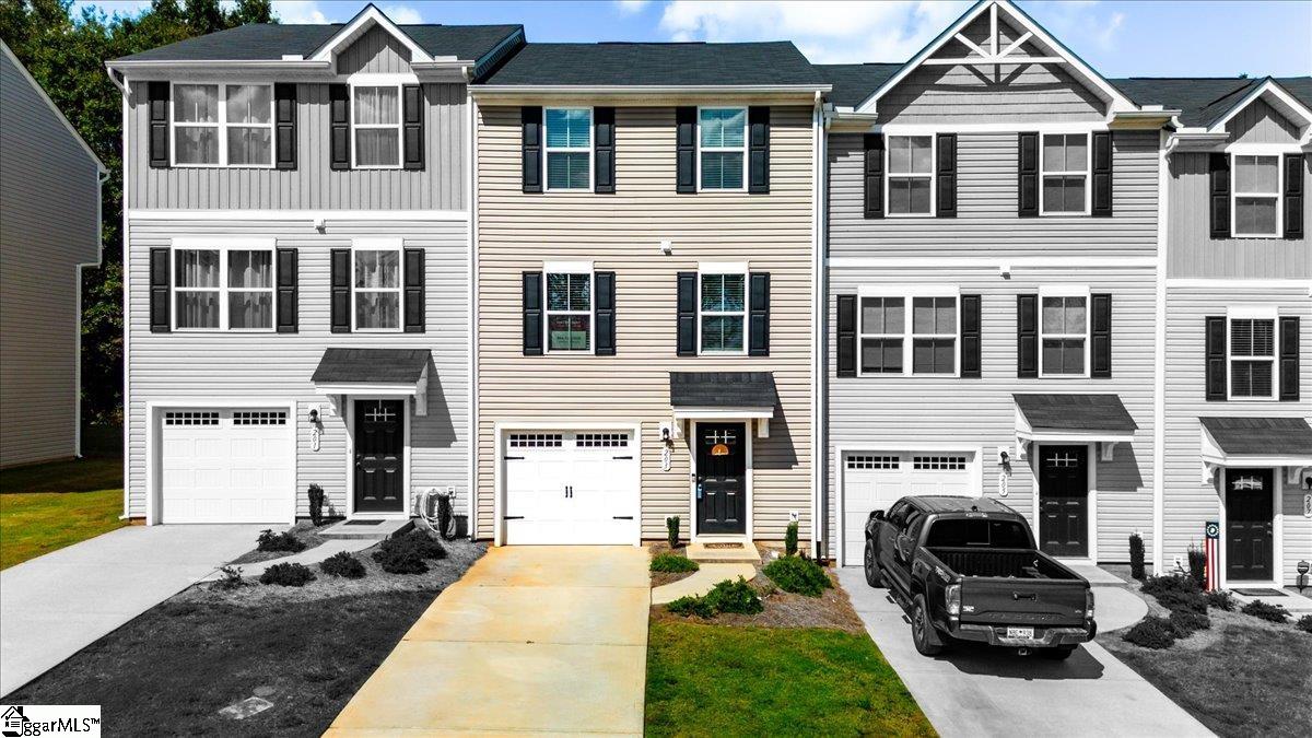 Property image 1 at 203 Brooklane Court, Easley, SC 29642