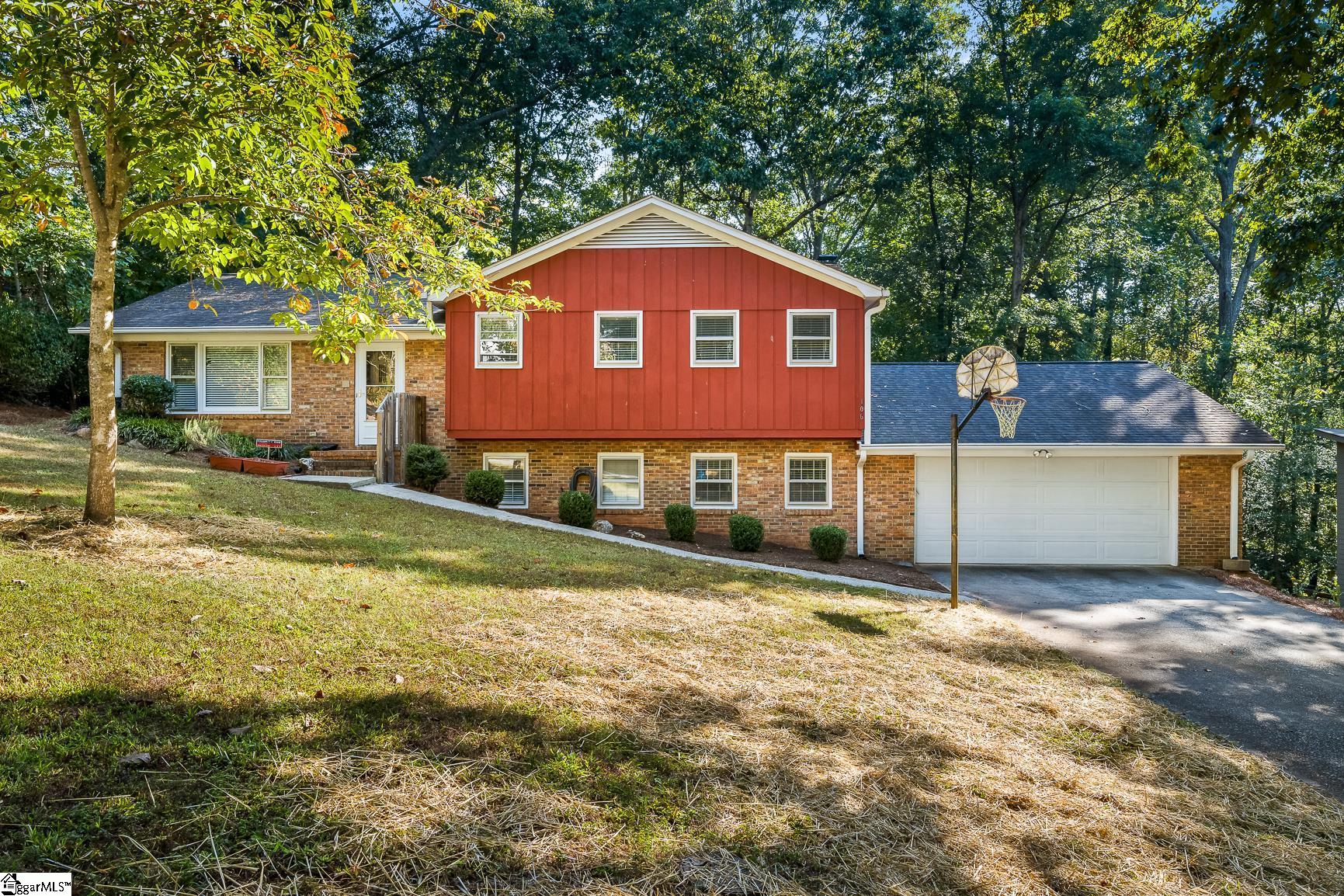 Property image 1 at 106 Holly Road, Taylors, SC 29687