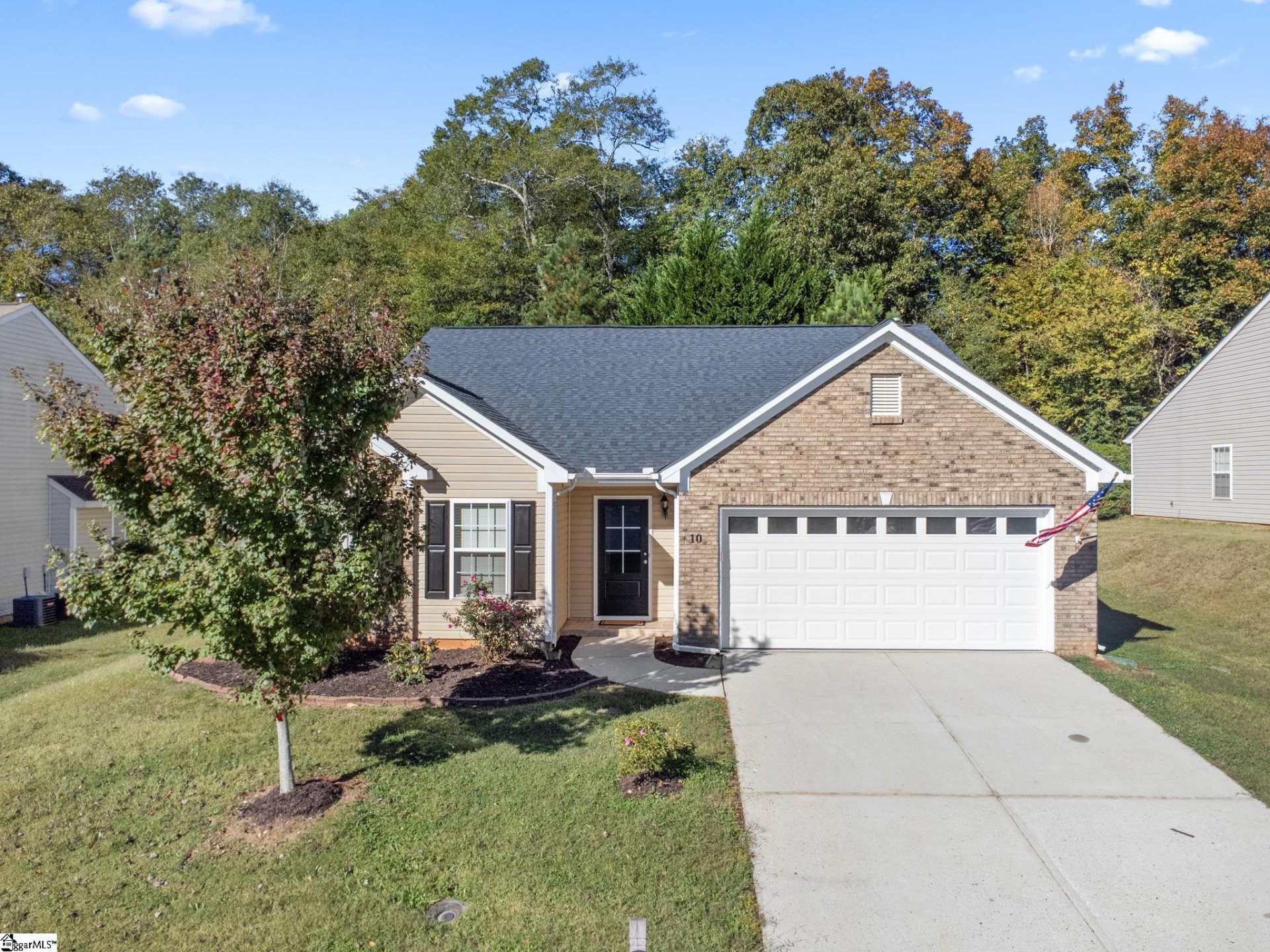 Property image 1 at 10 Evonvale Court, Greenville, SC 29605-5978