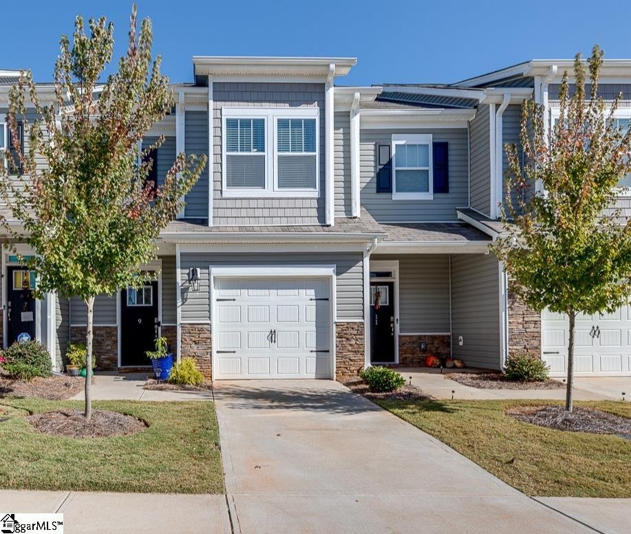 Property image 1 at 9 Planters Place, Greer, SC 29650-4697