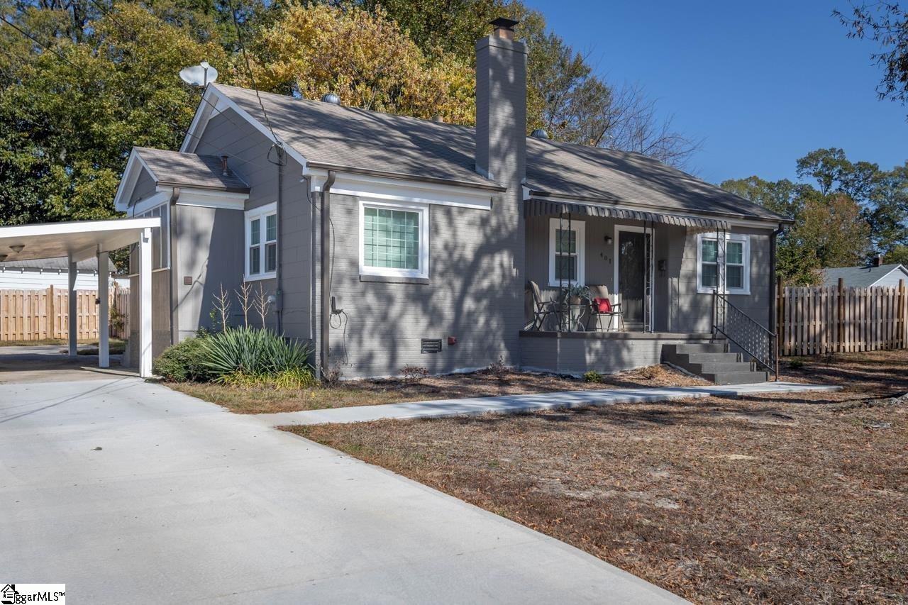 Property image 1 at 401 Stonewall Street, Clinton, SC 29325