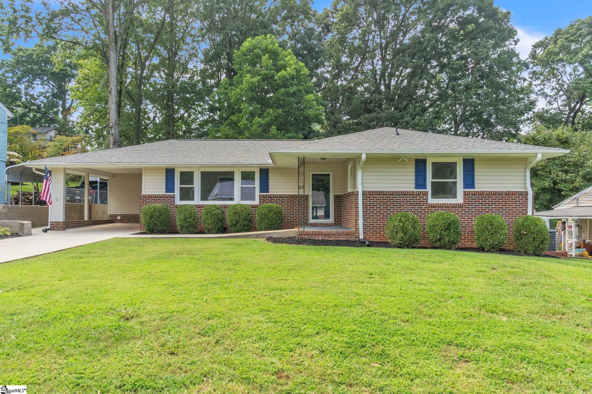 Property image 1 at 212 W Dorchester Boulevard, Greenville, SC 29651