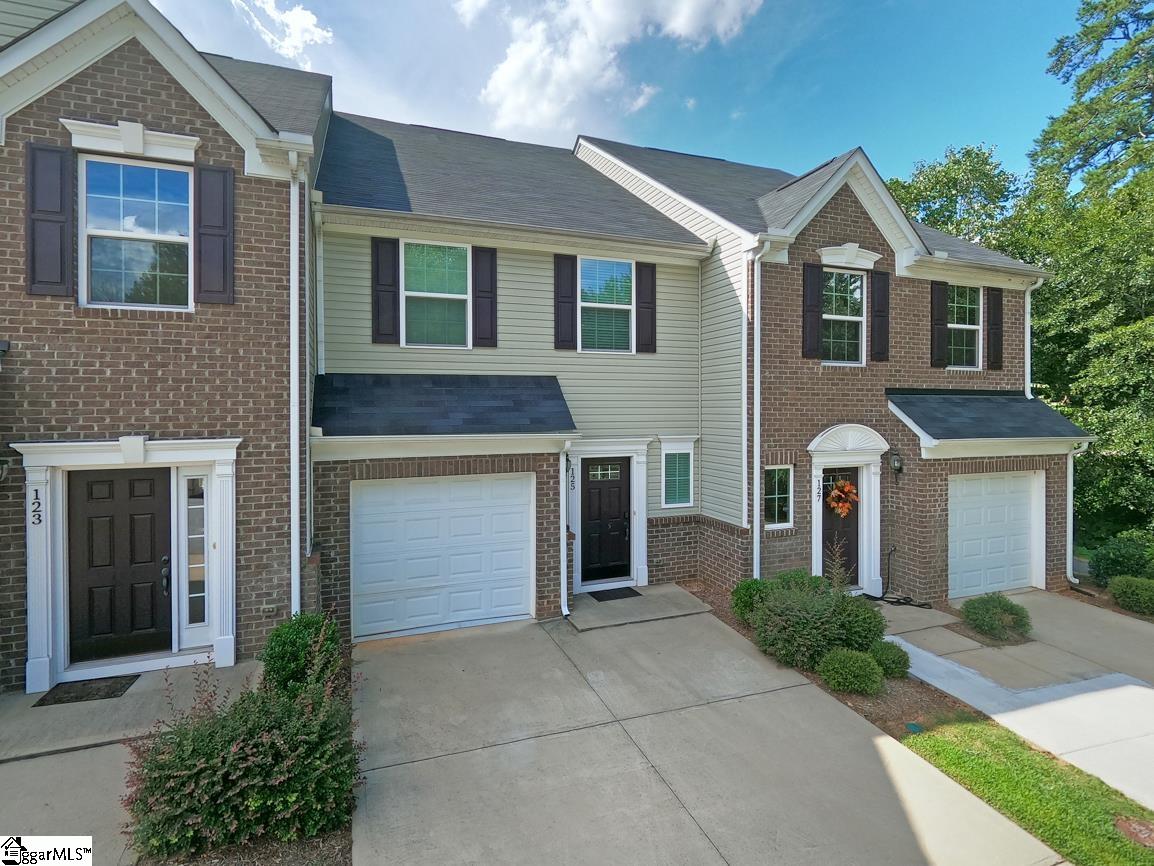Property image 1 at 125 Emerywood Lane, Greenville, SC 29607