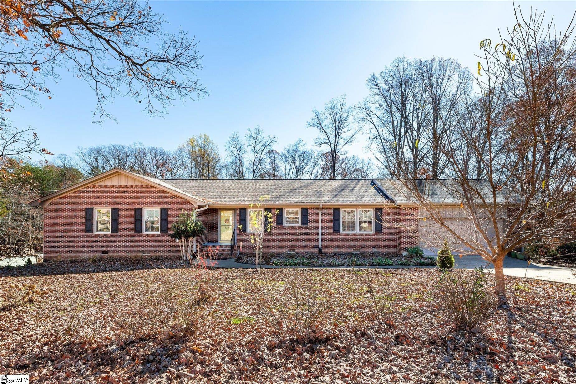 Property image 1 at 225 Eastbourne Road, Greenville, SC 29611