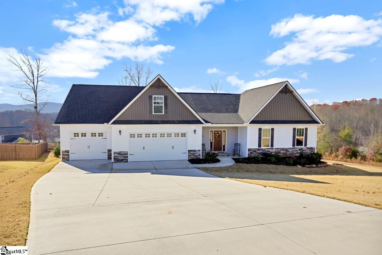 Property image 1 at 21 Alice Kelley Court, Travelers Rest, SC 29690