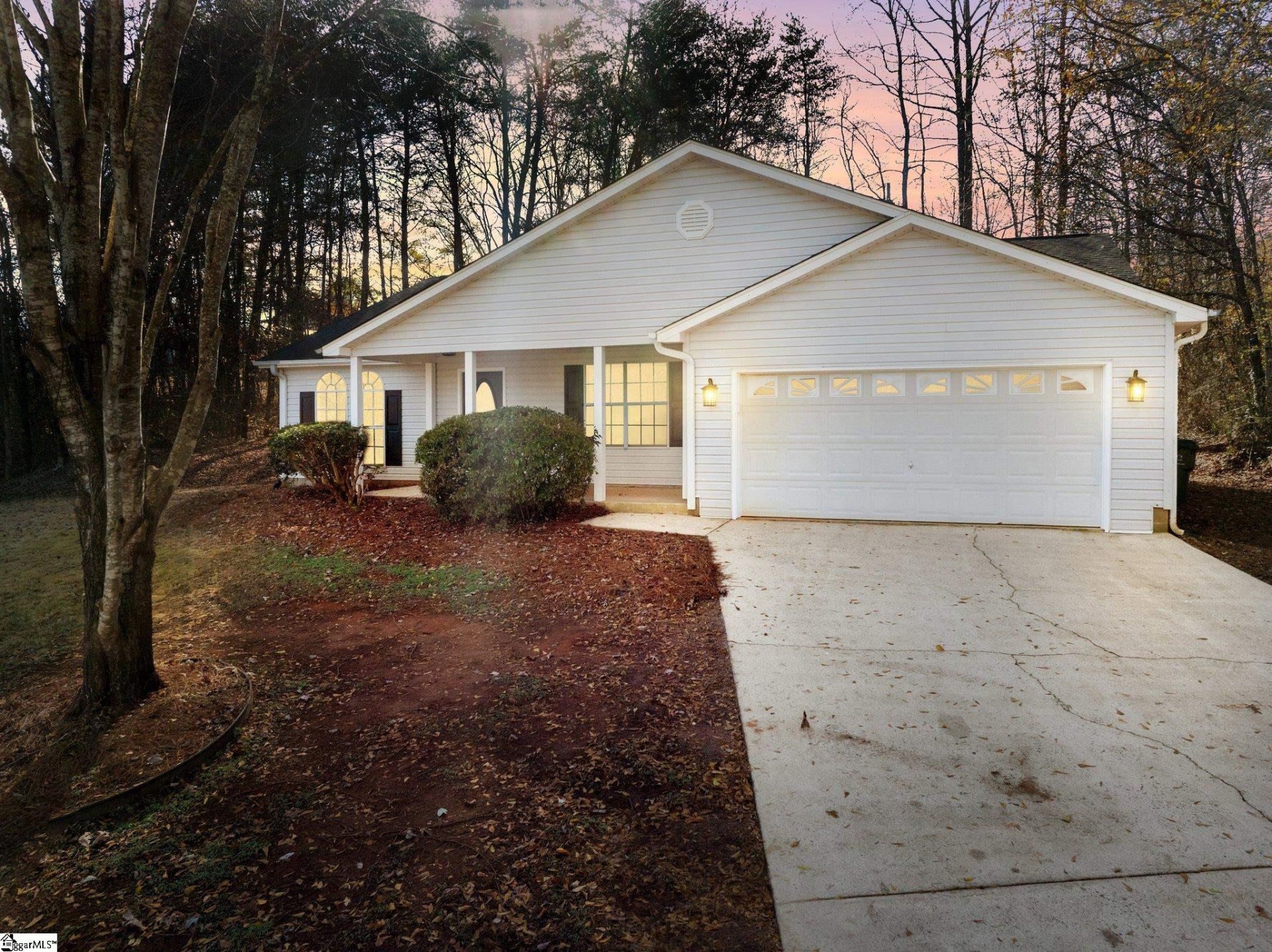 Property image 1 at 121 Confederate Lane, Greer, SC 29651