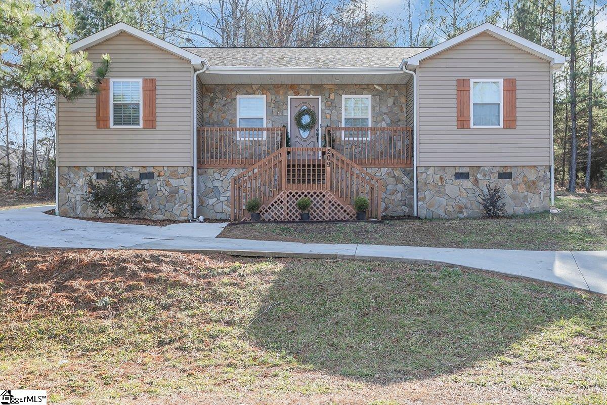 Property image 1 at 209 Ashton Drive, Liberty, SC 29657