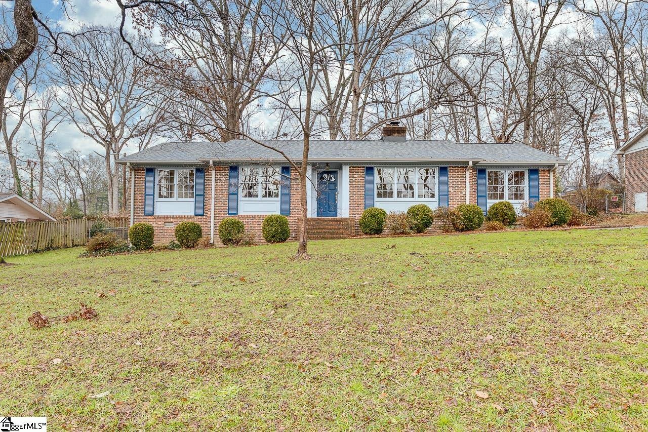 Property image 1 at 7 Bridgewood Avenue, Taylors, SC 29687