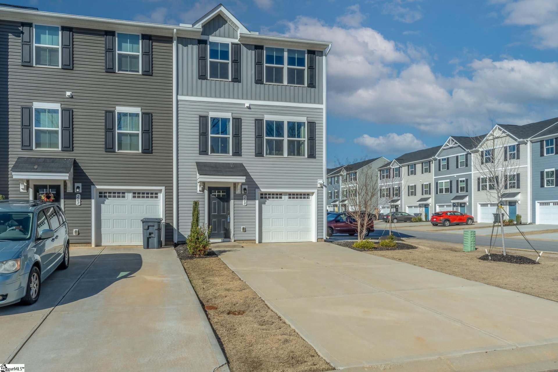 200 Maple Forge Trail