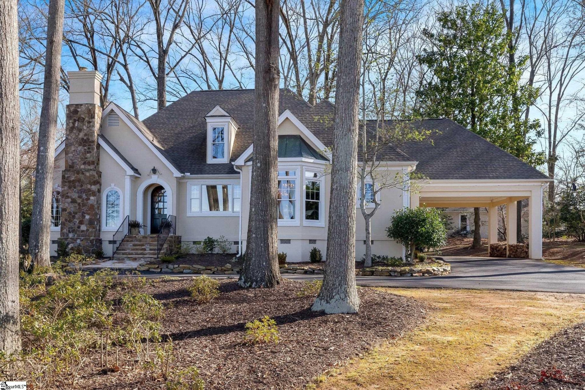 Property image 1 at 207 Holly Street, Clinton, SC 29325