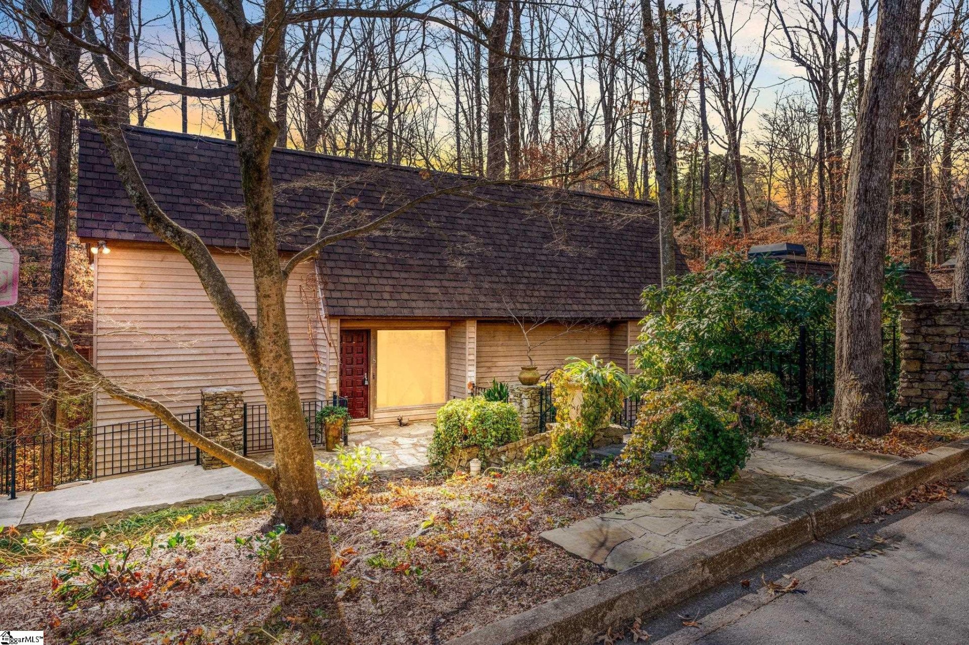 Property image 1 at 8 Brookside Way, Greenville, SC 29605