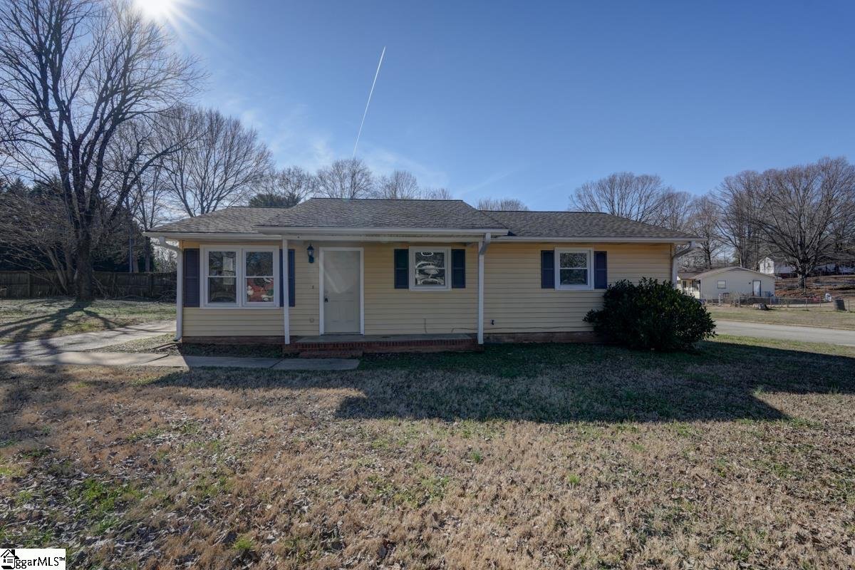 Property image 1 at 2 Windmill Drive, Wellford, SC 29388