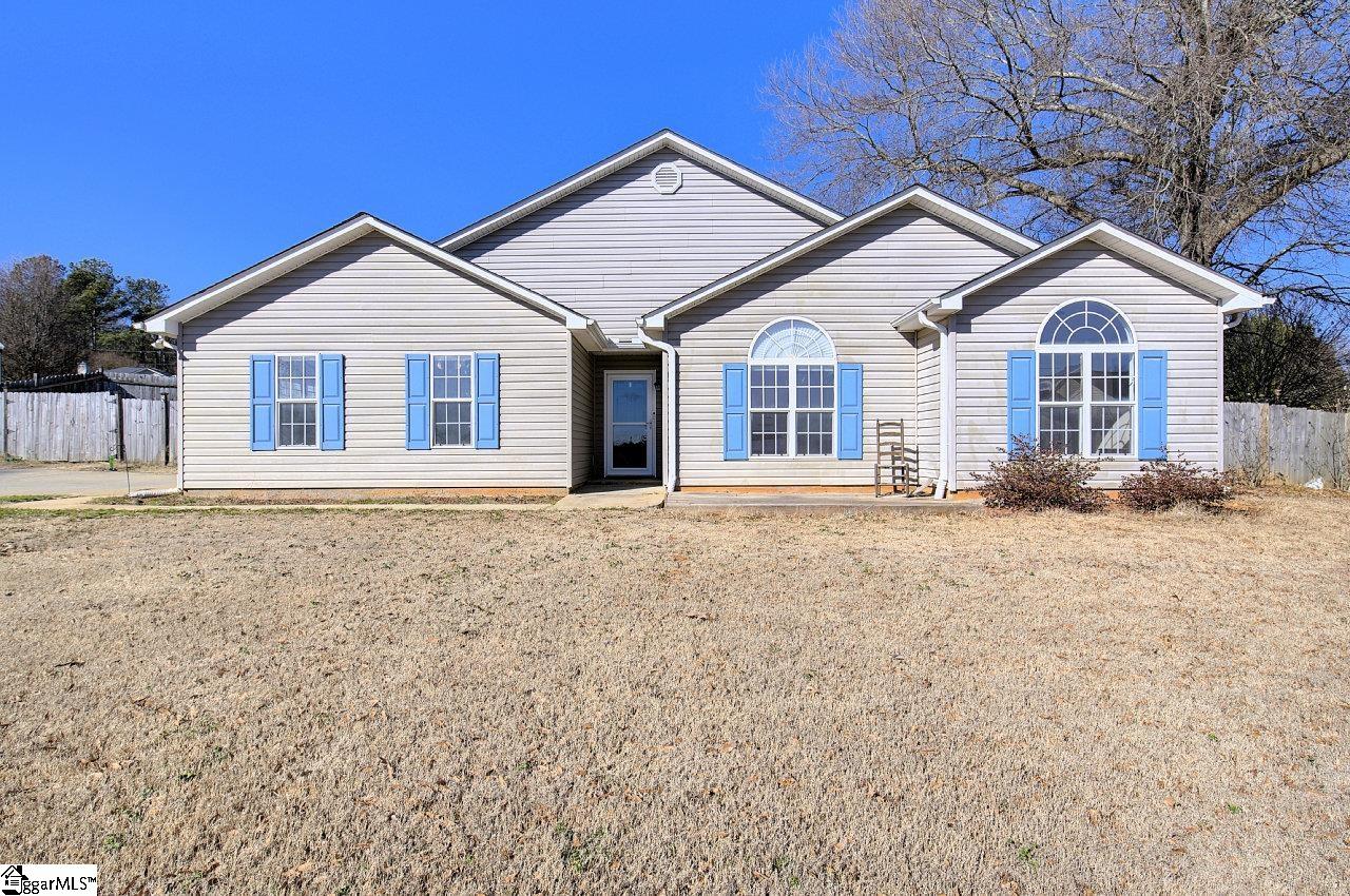 Property image 1 at 200 Merlin Court, Simpsonville, SC 29680