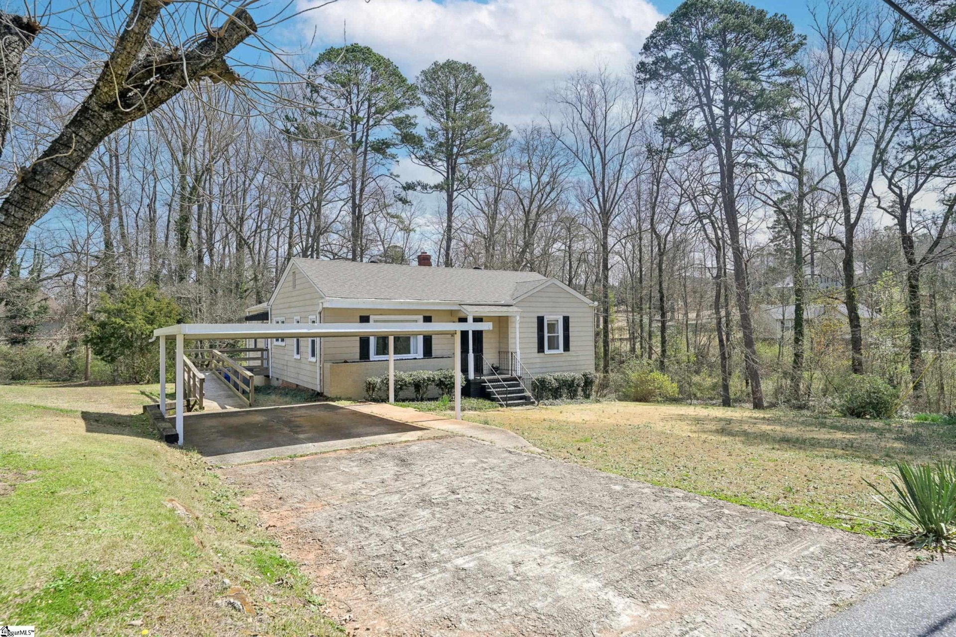 Property image 1 at 303 High Valley Boulevard, Greenville, SC 29605