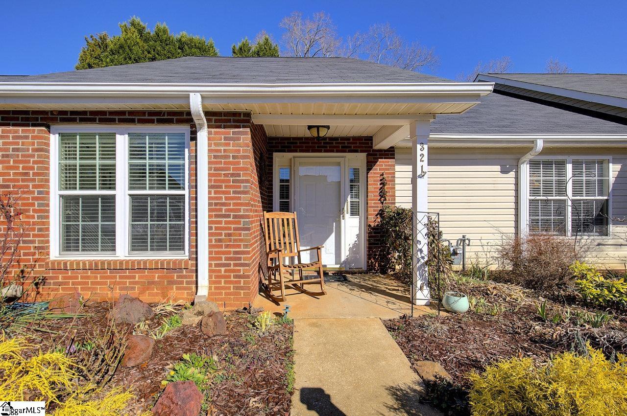 Property image 1 at 321 Woodruff Park Lane, Simpsonville, SC 29615