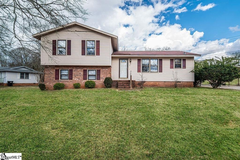 Property image 1 at 102 Seedleaf Court, Simpsonville, SC 29680