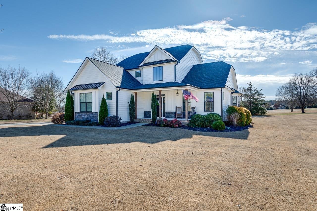 Property image 1 at 112 Royal Burgess Drive, Campobello, SC 29322