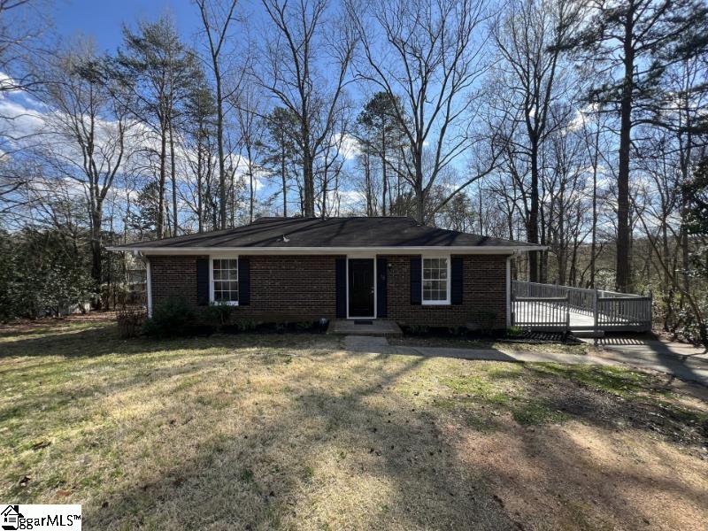 Property image 1 at 14 Oakridge Court, Wellford, SC 29385