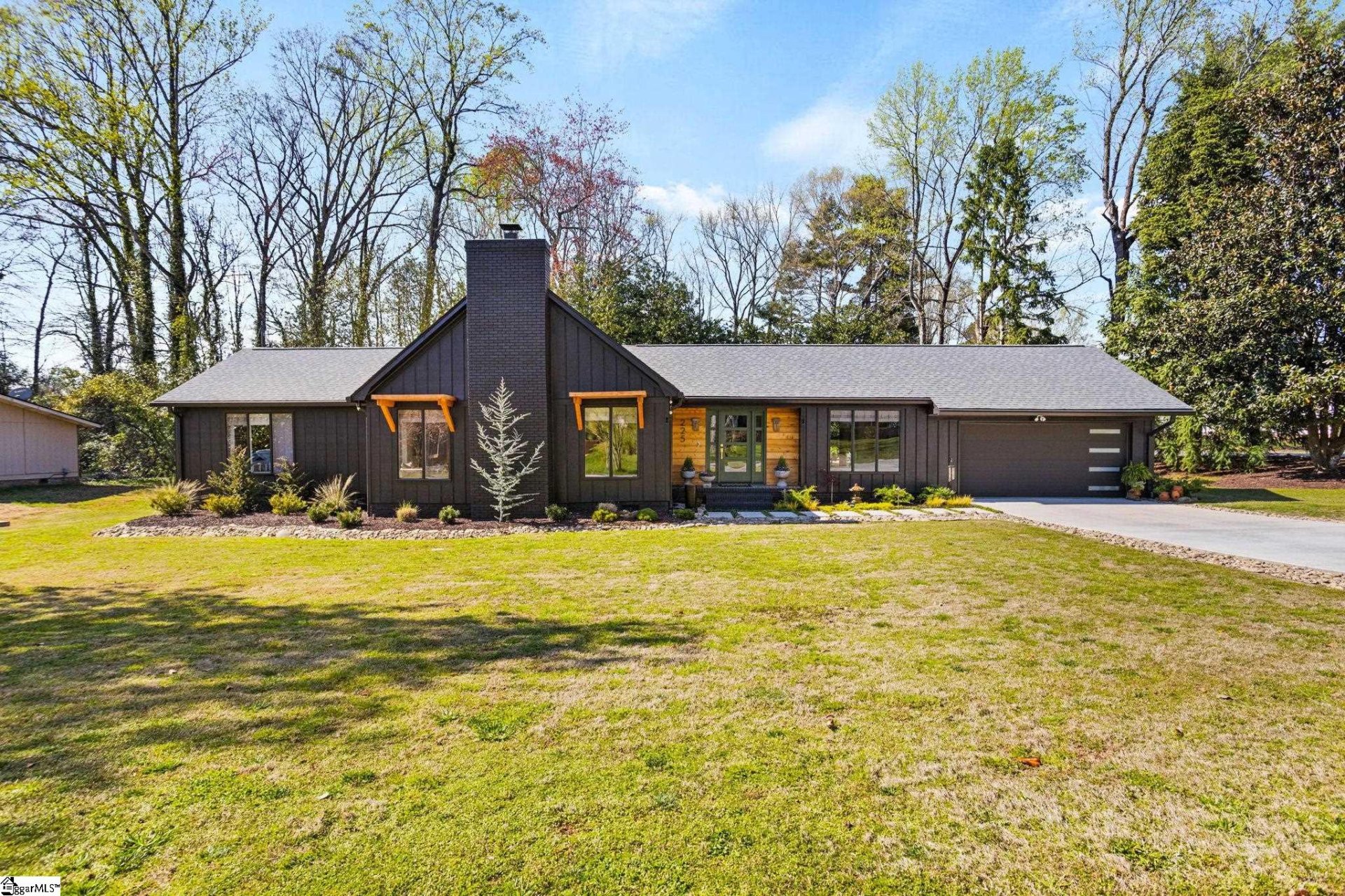 Property image 1 at 225 Parliament Road, Greenville, SC 29615