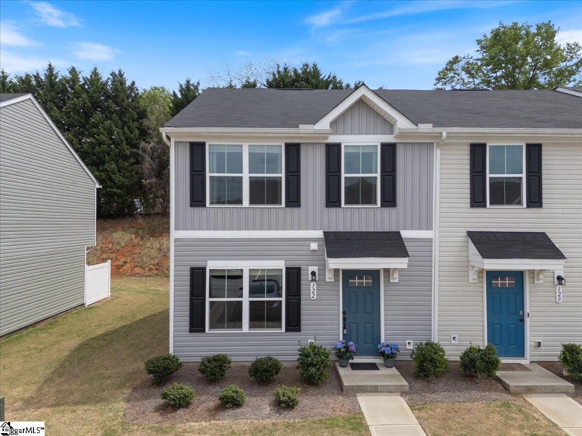 Property image 1 at 122 Fernside Court, Greenville, SC 29617