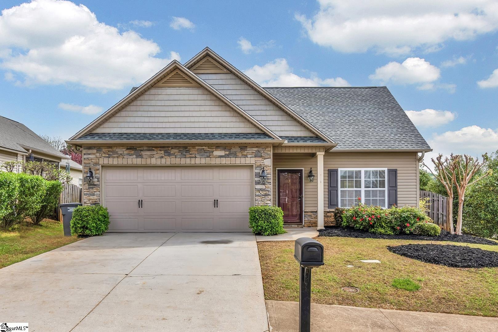 Property image 1 at 417 Vintage Hill Drive, Greenville, SC 29609