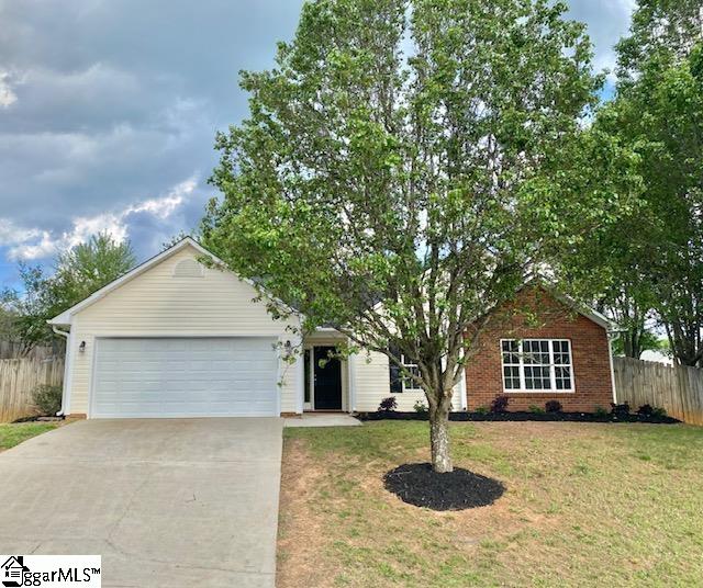 Property image 1 at 402 Pheasant Ridge Drive, Taylors, SC 29687