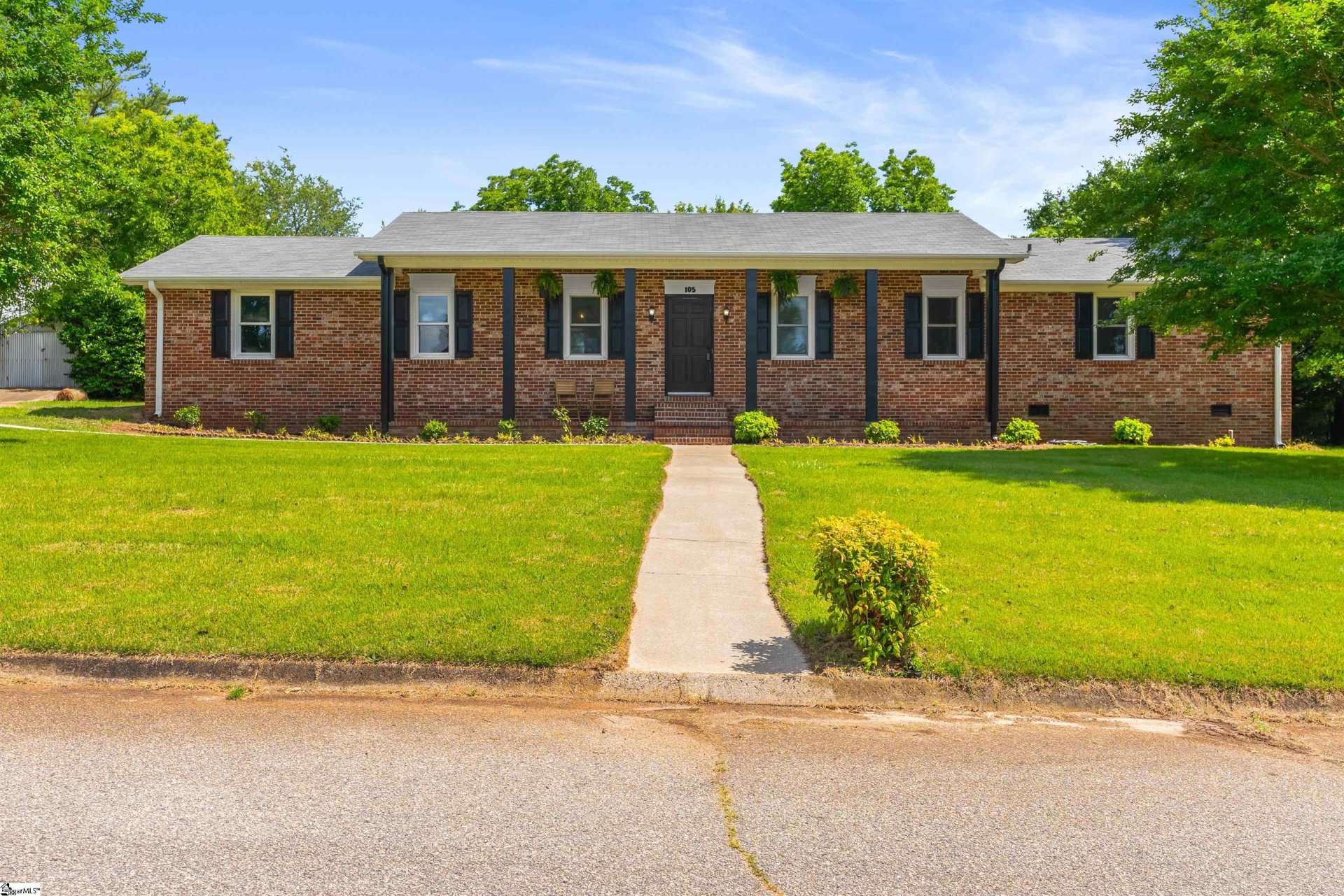 Property image 1 at 105 Carriage Lane, Simpsonville, SC 29681