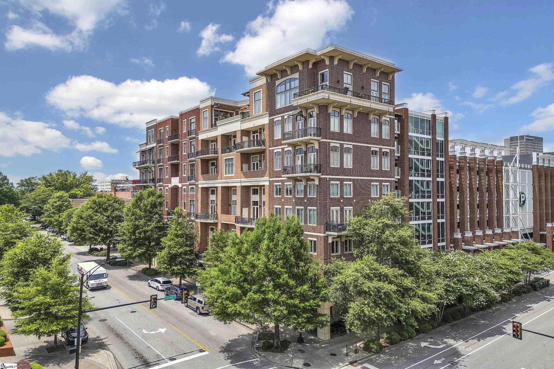 Property image 1 at 111 E Mcbee Avenue, Greenville, SC 29601