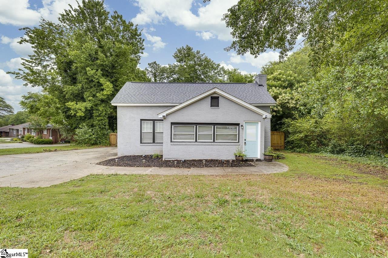 Property image 1 at 306 Concord Avenue, Anderson, SC 29621