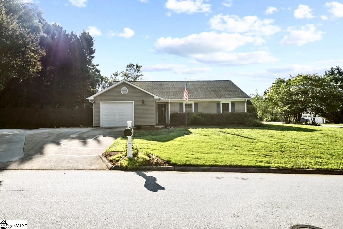 Property image 1 at 303 Latrobe Drive, Simpsonville, SC 29681