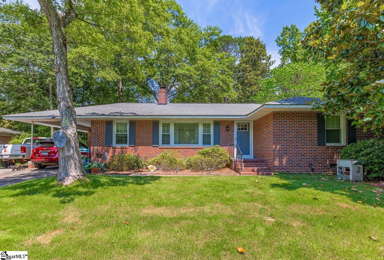 Property image 1 at 16 Yorkshire Drive, Greenville, SC 29615