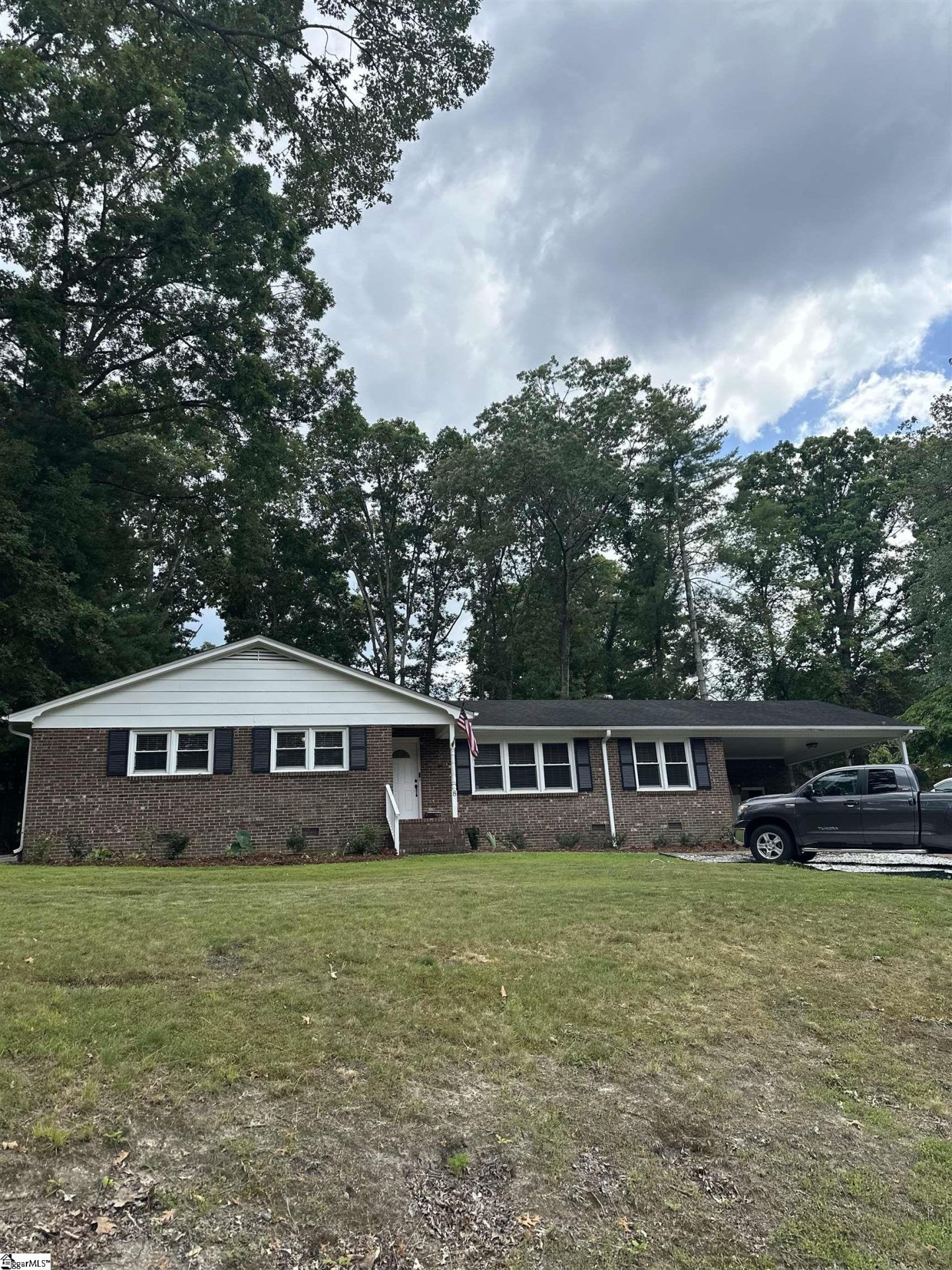 Property image 1 at 8 Confederate Circle, Taylors, SC 29687